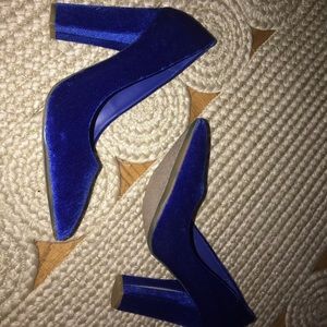 Bamboo blue velvet heels